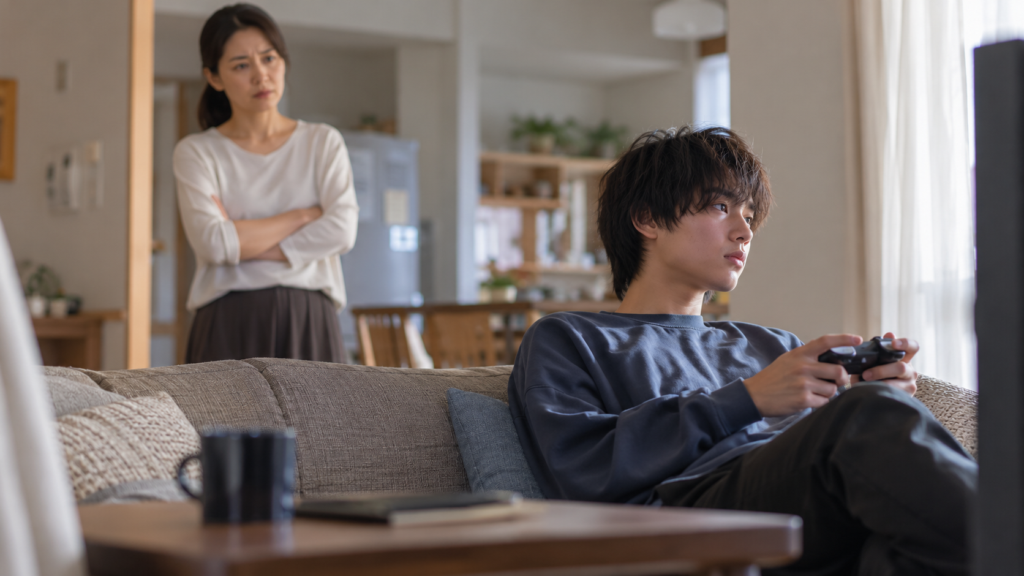 「休んでいい」と言ったのに、リビングでゲームをする姿に腹が立つ